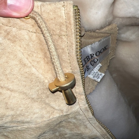 EUC Women's COLEBROOK & CO. Leather Cowhide Coat. Heavy duty - Picture 4 of 7